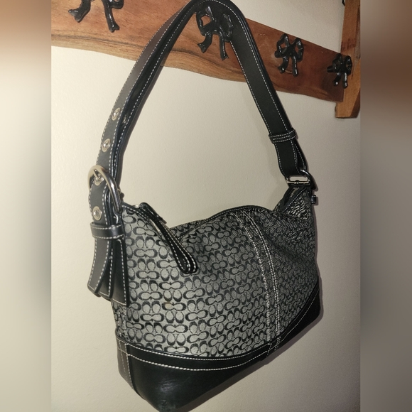 Coach 2007 Y2K Signature Soho (or Hamptons) Jacquard Hobo - Picture 2 of 6